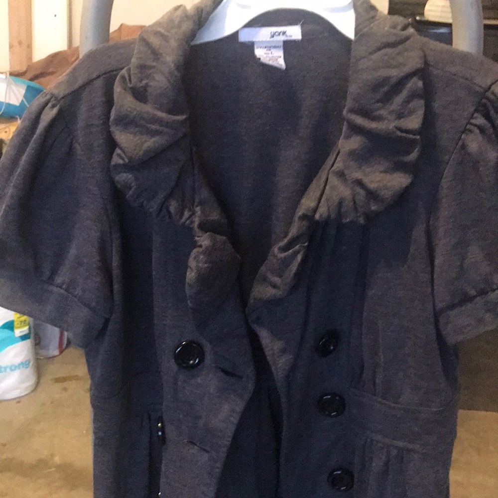 Yank grey short sleeve jacket in large